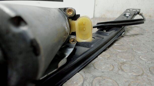 Foto: FENSTERHEBER VORNE LINKS eines BMW 316i Style