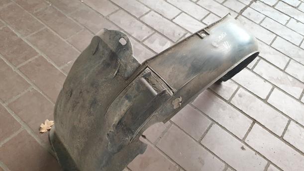 Foto: RADHAUSSCHALE / INNENKOTFLÜGEL VORNE LINKS eines Peugeot 106 Style