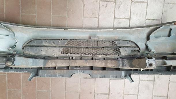 Foto: STOSSFÄNGER / STOSSSTANGE  VORN eines Peugeot 106 Style