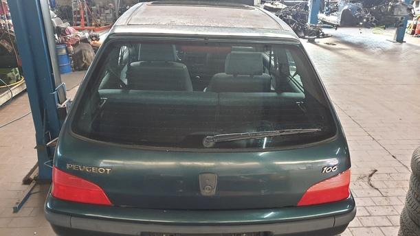 Foto: HECKKLAPPE eines Peugeot 106 Style