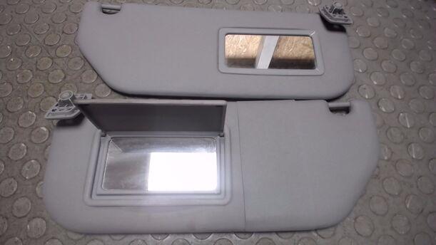 Foto: SONNENBLENDEN eines Peugeot 106 Style