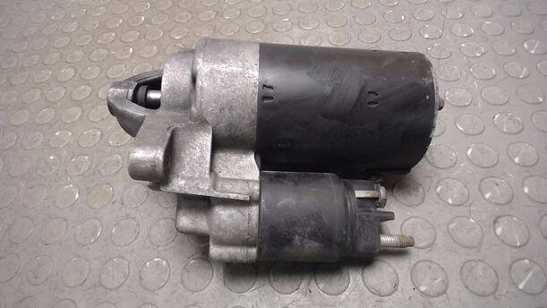 Foto: ANLASSER BOSCH eines Peugeot 106 Style