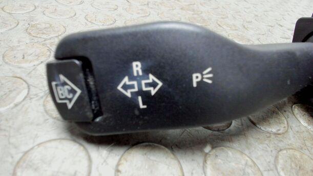 Foto: BLINKERSCHALTER / KOMBISCHALTER eines BMW 316i Style