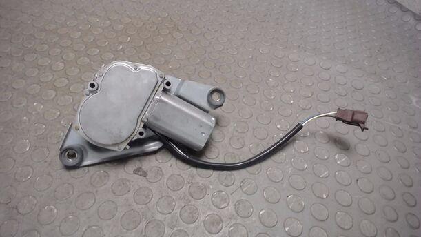 Foto: SCHEIBENWISCHERMOTOR HINTEN eines Peugeot 106 Style