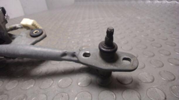 Foto: SCHEIBENWISCHERMOTOR VORNE eines Peugeot 106 Style