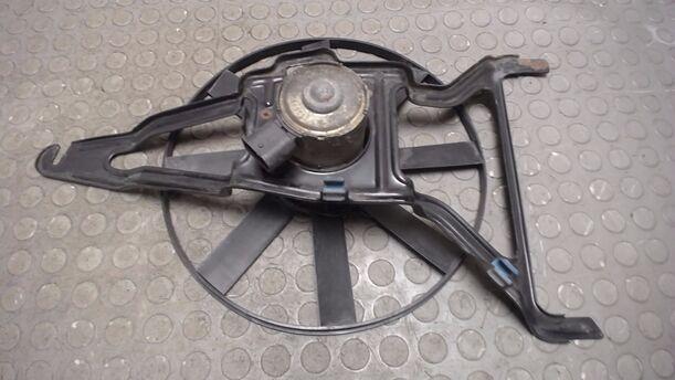 Foto: ELEKTROLÜFTER eines Peugeot 106 Style