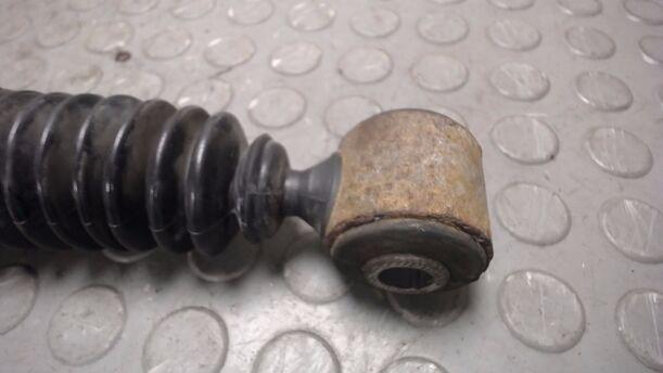 Foto: STOSSDÄMPFERPAAR HINTEN eines Peugeot 106 Style