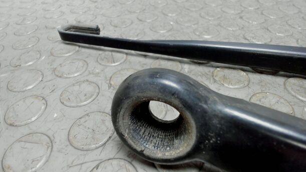 Foto: SCHEIBENWISCHERARME VORNE eines BMW 316i Style