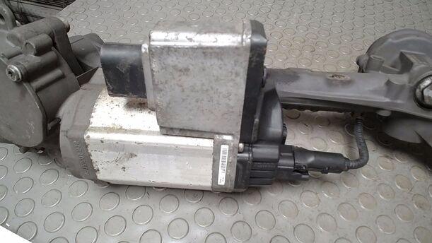 Foto: LENKGETRIEBE ELEKTRISCH eines VW Golf 1.9 TDI Style