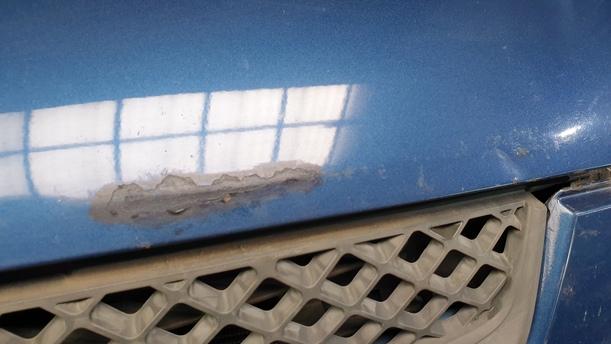 Foto: MOTORHAUBE eines Ford Fiesta 1.4 Style