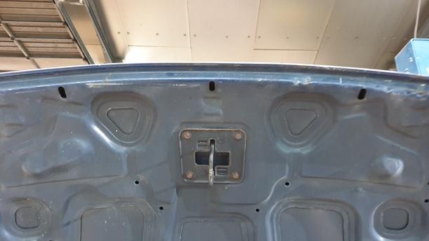 Foto: MOTORHAUBE eines Ford Fiesta 1.4 Style