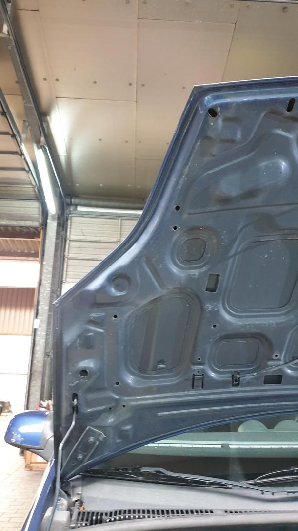 Foto: MOTORHAUBE eines Ford Fiesta 1.4 Style