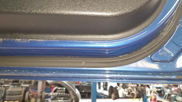 Foto: TÜR VORNE RECHTS ( 2/3 TÜRER ) eines Ford Fiesta 1.4 Style