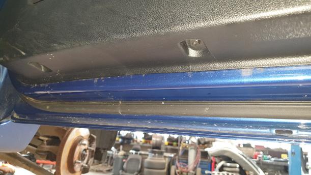 Foto: TÜR VORNE RECHTS ( 2/3 TÜRER ) eines Ford Fiesta 1.4 Style