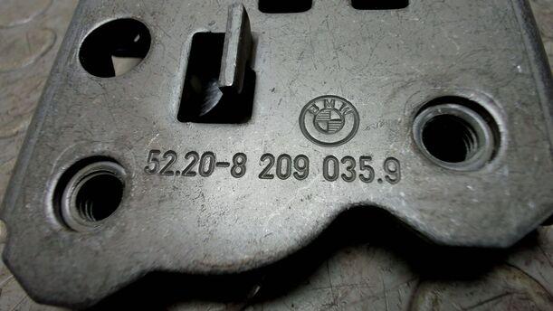 Foto: SCHLOSS / VERRIEGELUNG RÜCKBANK eines BMW 316i Style