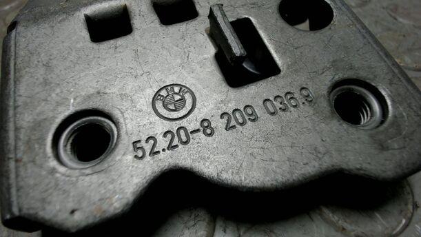 Foto: SCHLOSS / VERRIEGELUNG RÜCKBANK eines BMW 316i Style