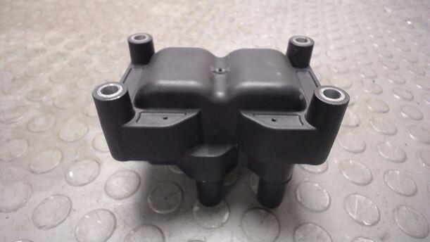 Foto: ZÜNDSPULE ( BOSCH ) eines Ford Fiesta 1.4 Style