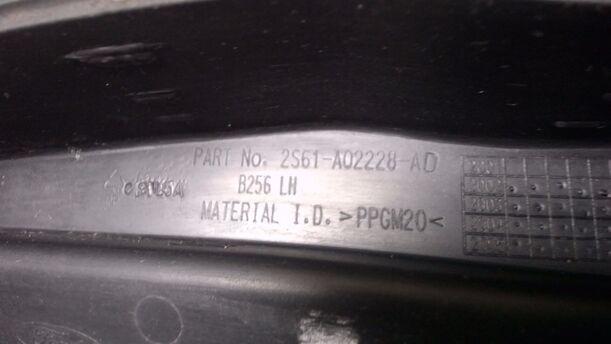 Foto: WINDLAUF / ABDECKUNG WASSERKASTEN eines Ford Fiesta 1.4 Style
