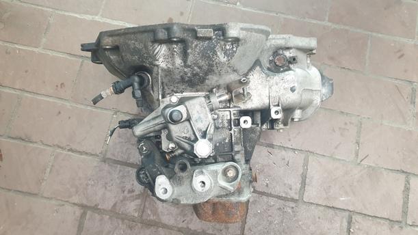 Foto: SCHALTGETRIEBE 5-GANG eines Opel Meriva 1.6 Style