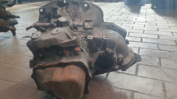 Foto: SCHALTGETRIEBE 5-GANG eines Opel Meriva 1.6 Style