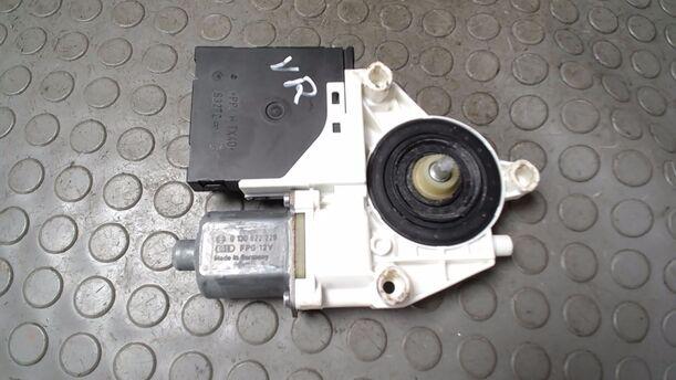 Foto: FENSTERHEBERMOTOR VORN RECHTS eines VW Golf Plus 1.6 FSI Style