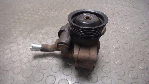 Foto: PUMPE SERVOLENKUNG / SERVOPUMPE eines Ford Fiesta 1.4 Style