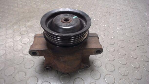 Foto: PUMPE SERVOLENKUNG / SERVOPUMPE eines Ford Fiesta 1.4 Style