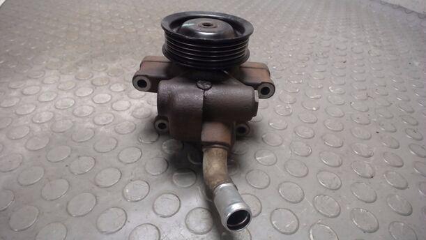 Foto: PUMPE SERVOLENKUNG / SERVOPUMPE eines Ford Fiesta 1.4 Style