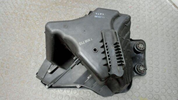 Foto: LUFTFILTERKASTEN eines BMW 316i Style