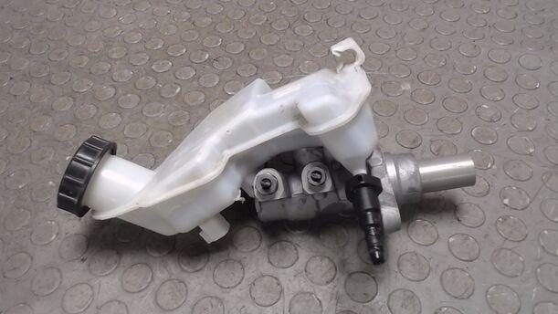 Foto: HAUPTBREMSZYLINDER eines Ford Fiesta 1.4 Style