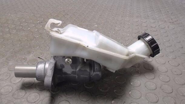 Foto: HAUPTBREMSZYLINDER eines Ford Fiesta 1.4 Style
