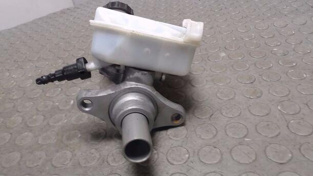 Foto: HAUPTBREMSZYLINDER eines Ford Fiesta 1.4 Style