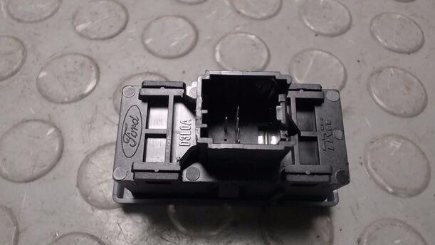 Foto: SCHALTER HECKSCHEIBENHEIZUNG eines Ford Fiesta 1.4 Style