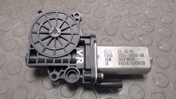 Foto: FENSTERHEBERMOTOR VORNE RECHTS eines Ford Fiesta 1.4 Style