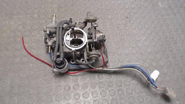 Foto: VERGASER eines Mazda 121 L