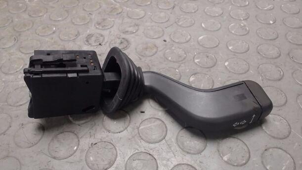 Foto: BLINKSCHALTER / KOMBISCHALTER eines Opel Meriva 1.6 L