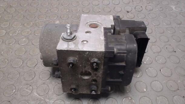 Foto: HAUPTBREMSAGGREGAT ABS eines Opel Meriva 1.6 L