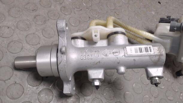 Foto: HAUPTBREMSZYLINDER eines Opel Meriva 1.6 L