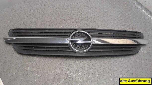 Foto: KÜHLERGRILL eines Opel Meriva 1.6 L