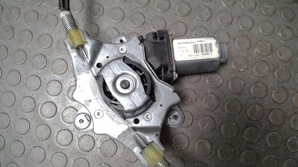 Foto: FENSTERHEBER ELEKTRISCH LINKS ( 2/3 TÜRER ) eines Renault Twingo 1.2 L