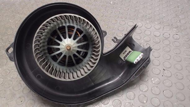 Foto: HEIZUNGSGEBLÄSE eines Opel Meriva 1.6 L