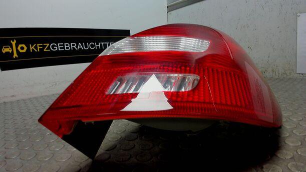 Foto: HECKLEUCHTE / RÜCKLICHT RECHTS eines Skoda Fabia 1.2 HTP Combi L