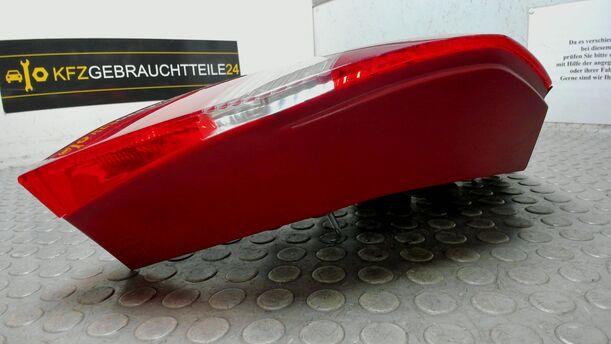 Foto: HECKLEUCHTE / RÜCKLICHT LINKS eines Skoda Fabia 1.2 HTP Combi L
