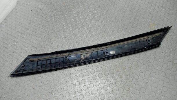 Foto: BLENDE / ABDECKUNG A SÄULE LINKS eines Skoda Fabia 1.2 HTP Combi L