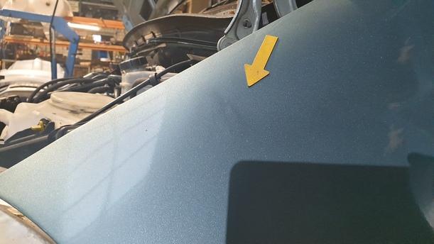 Foto: KOTFLÜGEL LINKS eines Mercedes-Benz A 200 CDI L