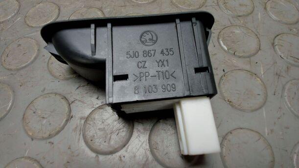 Foto: FENSTERHEBERSCHALTER eines Skoda Fabia 1.2 HTP Combi L