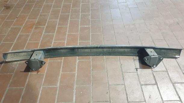 Foto: VERSTÄRKUNG HINTEN eines Mercedes-Benz A 200 CDI L