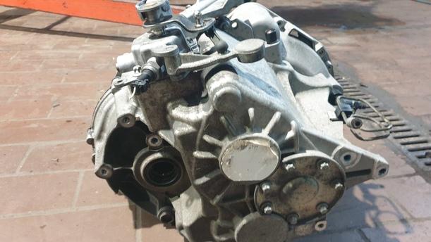 Foto: SCHALTGETRIEBE 711640 eines Mercedes-Benz A 200 CDI L