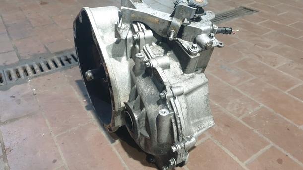Foto: SCHALTGETRIEBE 711640 eines Mercedes-Benz A 200 CDI L