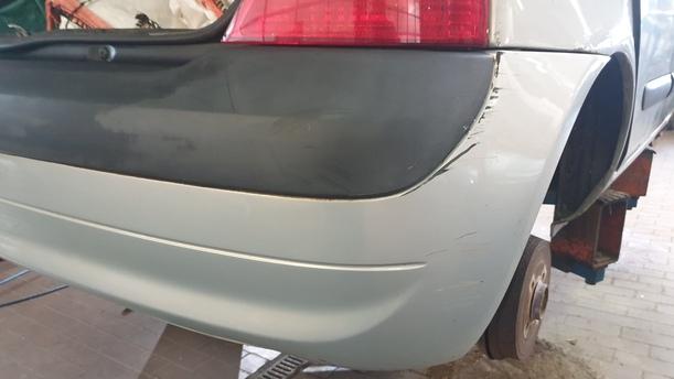 Foto: STOSSFÄNGER / STOSSSTANGE HINTEN eines Renault Clio 1.4 16V L